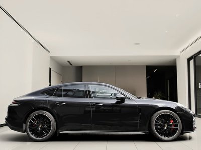 PORSCHE PANAMERA - 4