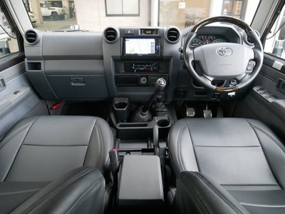 صورة مصغرة 13 لـ 2015 Toyota LAND CRUISER 70