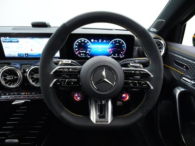 صورة 9 لـ 2025 Mercedes-BENZ A-CLASS AMG