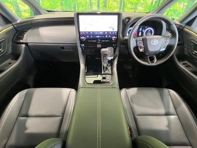 2026 Toyota ALPHARD — фото 2
