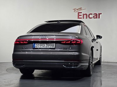 2021 AUDI A8 photo 3