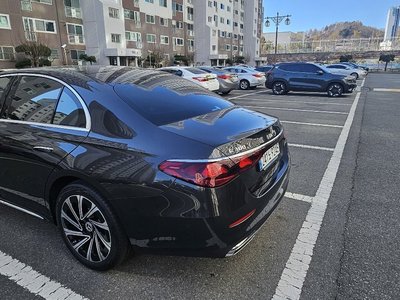 MERCEDES-BENZ E-CLASS - 2