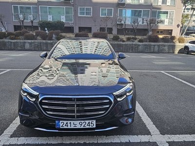 MERCEDES-BENZ E-CLASS - 1