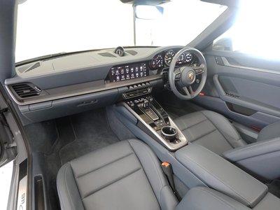 2023 Porsche 911 — миниатюра 12