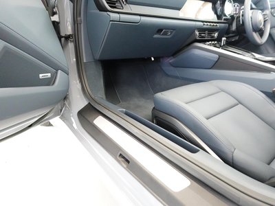 2023 Porsche 911 — миниатюра 14
