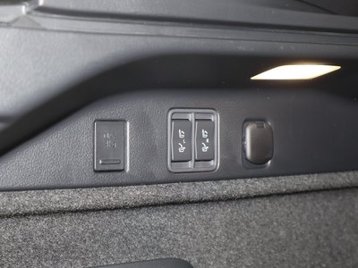 صورة مصغرة 35 لـ 2023 Lexus RX