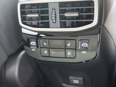 صورة مصغرة 30 لـ 2023 Lexus RX