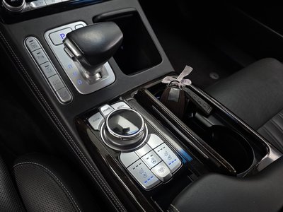 2018 Genesis G90 — миниатюра 12