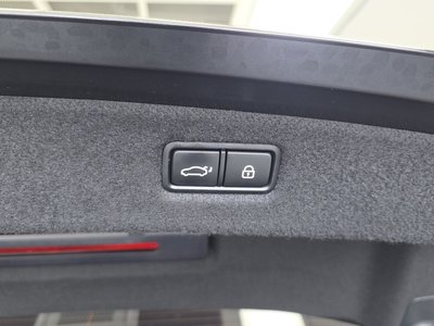 2018 Genesis G90 — миниатюра 27