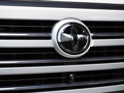 TOYOTA LAND CRUISER 300 - 8