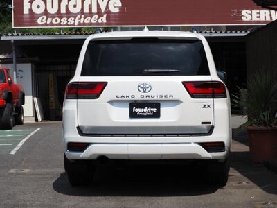 TOYOTA LAND CRUISER 300 - 3