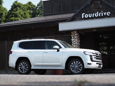 TOYOTA LAND CRUISER 300 - 7