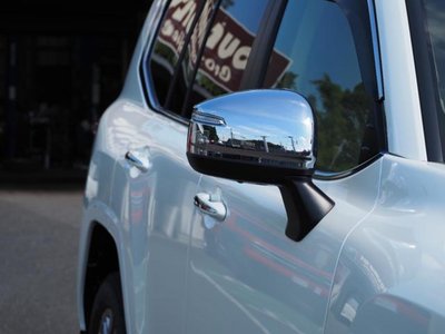 TOYOTA LAND CRUISER 300 - 10