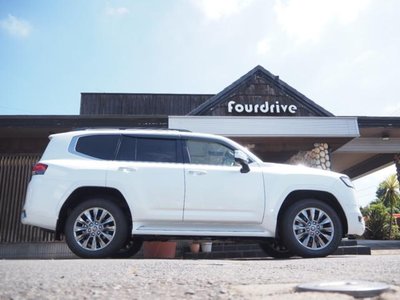 TOYOTA LAND CRUISER 300 - 6