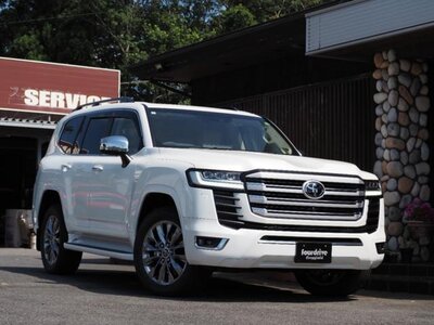 TOYOTA LAND CRUISER 300