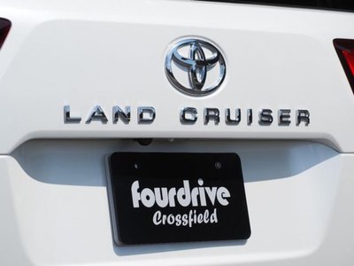 TOYOTA LAND CRUISER 300 - 9