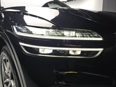 صورة 9 لـ 2022 Genesis GV70