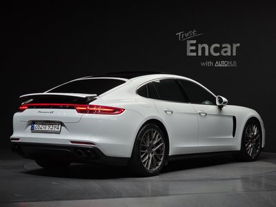 PORSCHE PANAMERA - 3