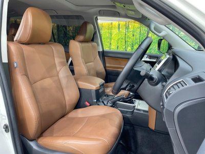 TOYOTA LAND CRUISER PRADO - 8