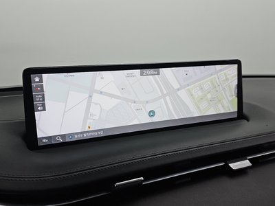 2023 Genesis GV70 — миниатюра 18