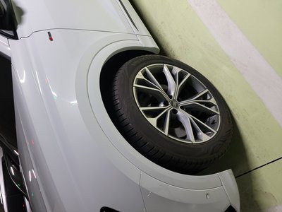 AUDI Q8 - 7