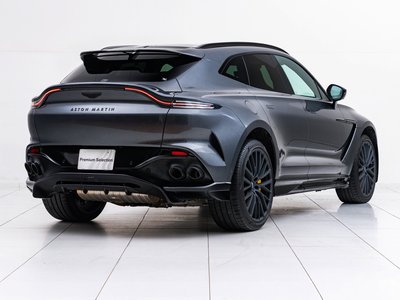 ASTON MARTIN DBX - 10