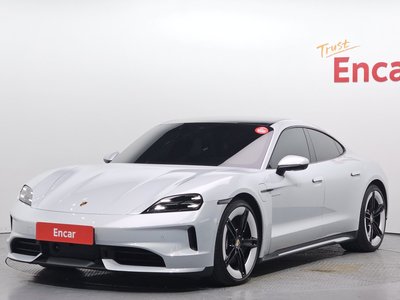 PORSCHE TAYCAN - 1
