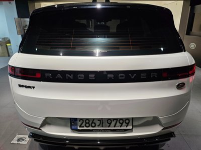 صورة 2 لـ 2023 LAND Rover RANGE ROVER SPORT