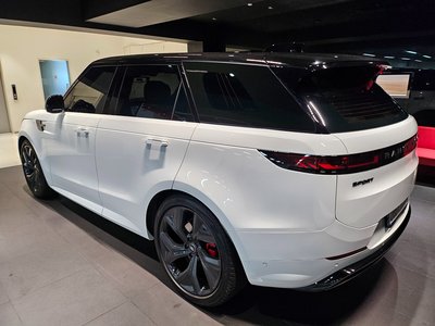 صورة 3 لـ 2023 LAND Rover RANGE ROVER SPORT