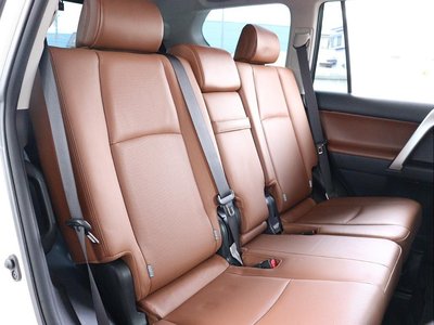 TOYOTA LAND CRUISER PRADO - 8