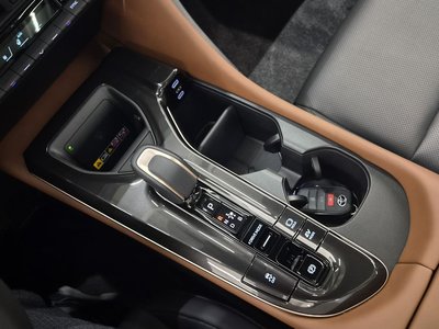 2025 Toyota CROWN CROSSOVER — фото 9