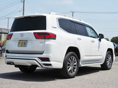 TOYOTA LAND CRUISER 300 - 9