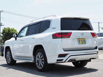 TOYOTA LAND CRUISER 300 - 10