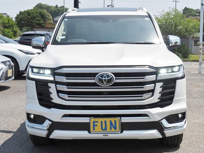 TOYOTA LAND CRUISER 300 - 3