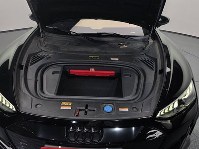 AUDI E-TRON GT - 7