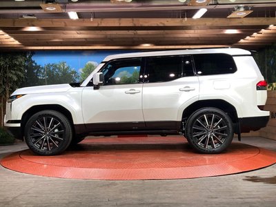 صورة مصغرة 23 لـ 2025 Lexus GX