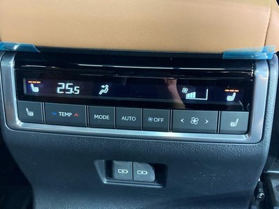 صورة مصغرة 40 لـ 2025 Lexus GX