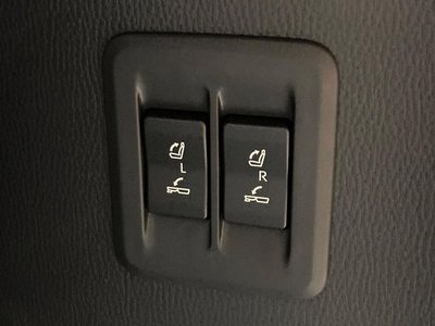 صورة مصغرة 34 لـ 2025 Lexus GX
