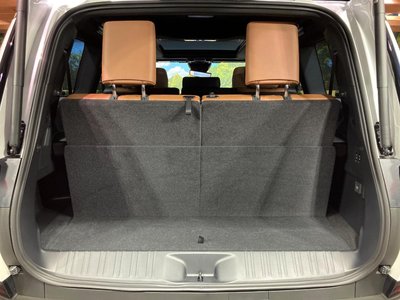 صورة مصغرة 33 لـ 2025 Lexus GX