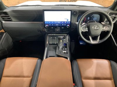 صورة 2 لـ 2025 Lexus GX