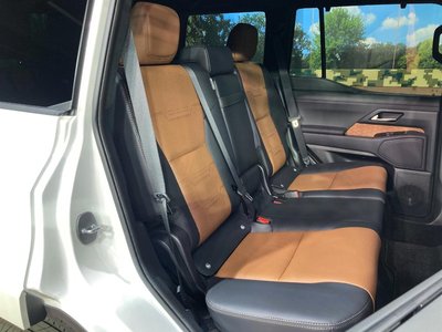 صورة 9 لـ 2025 Lexus GX