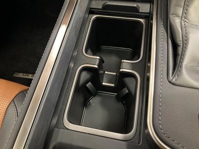 صورة مصغرة 60 لـ 2025 Lexus GX