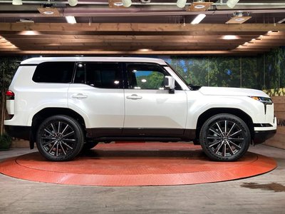 صورة مصغرة 24 لـ 2025 Lexus GX