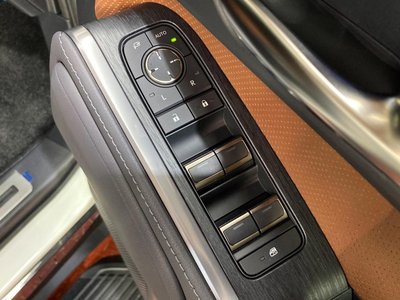 صورة مصغرة 44 لـ 2025 Lexus GX