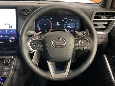 صورة مصغرة 41 لـ 2025 Lexus GX