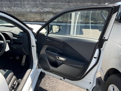 صورة مصغرة 21 لـ 2026 Lexus LBX