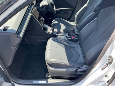 صورة مصغرة 30 لـ 2026 Lexus LBX