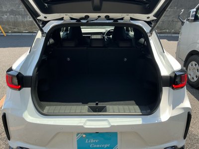 صورة 8 لـ 2026 Lexus LBX
