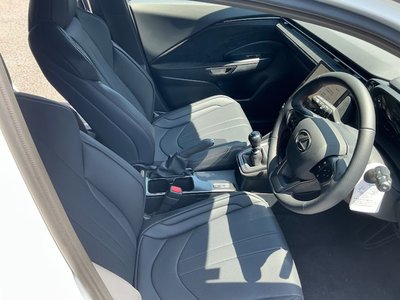 صورة مصغرة 23 لـ 2026 Lexus LBX
