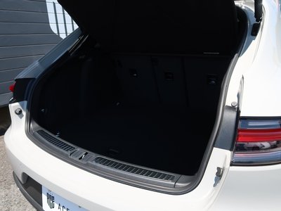 2021 Porsche MACAN thumbnail 14